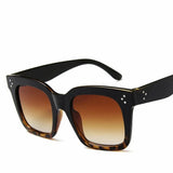 Sunglasses Lady Flat Top Eyewear Lunette Femme Women Luxury Novelty Sunglasses Women Rivet Sun Glasse UV400