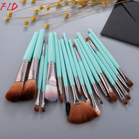 Professional 18Pcs Foundation Makeup Brushes Set Kabuki Eye shadow Eyeliner Mascara Blush Brushes Set Powder Tool Kits