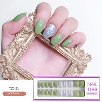 2021 NEW 30pcs Short Round Head False Nails Full Cover Artificial Acrylic Nail Tips Wearable Winter Cute Design Fake Nails