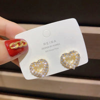 New Arrival Geometric Pearl Women Classic Stud Earrings Pineapple Pearl Earrings Female Fashion Earrings Female Jewelry