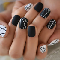 Short False Press On Nails Full Cover Artificial Acrylic Black Matte Faux Nails Tips Salon Quality Fake Gel Nails 24pcs