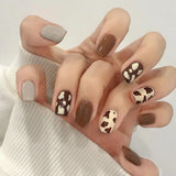 24Pcs Autumn Winter Short Round Head Fake Press On Nail Cute MilkTea Color Blooming Gradient Artificial Nail With Jelly Glue