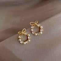 French Retro Tiny Stud Earrings for Women Single Pearl Small Round Earrings Minimal Geometric Earrings Hoops With Charms