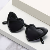 Fashion Plastic Kids Cute Heart Shaped Sunglasses Red Black White Yellow Transparent Lens Frame Woman Outdoor Beach Spectacles